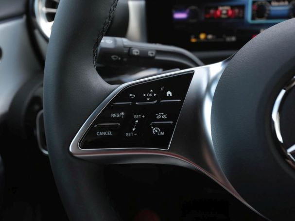 Mercedes-Benz A 180 Kompaktlimousine Progressive Distronic AHK