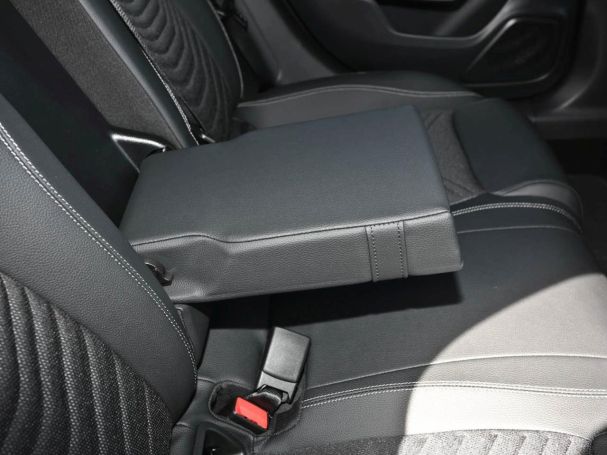 Mercedes-Benz A 180 Kompaktlimousine Progressive Distronic AHK