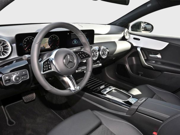 Mercedes-Benz A 180 Kompaktlimousine Progressive Distronic AHK