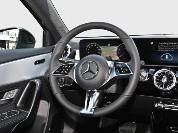 Mercedes-Benz A 180 Kompaktlimousine Progressive Distronic AHK