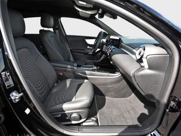 Mercedes-Benz A 180 Kompaktlimousine Progressive Distronic AHK