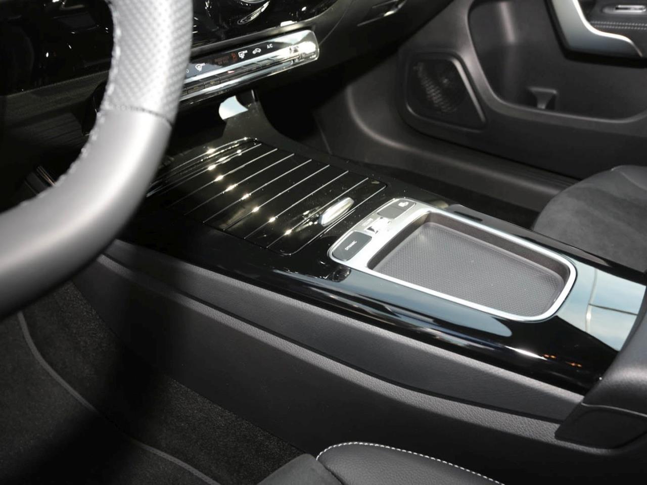 Mercedes-Benz A 180 Kompaktlimousine AMG Night Navi Kamera AHK