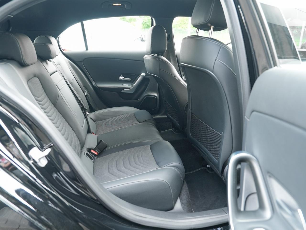 Mercedes-Benz A 180 Progressive Distronic SpurH Kamera AHK