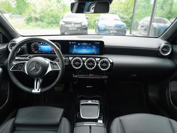 Mercedes-Benz A 180 Progressive Distronic SpurH Kamera AHK