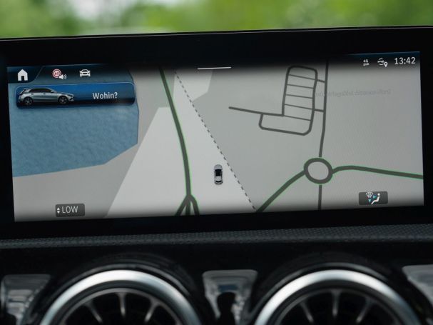 Mercedes-Benz A 180 Progressive Distronic SpurH Kamera AHK
