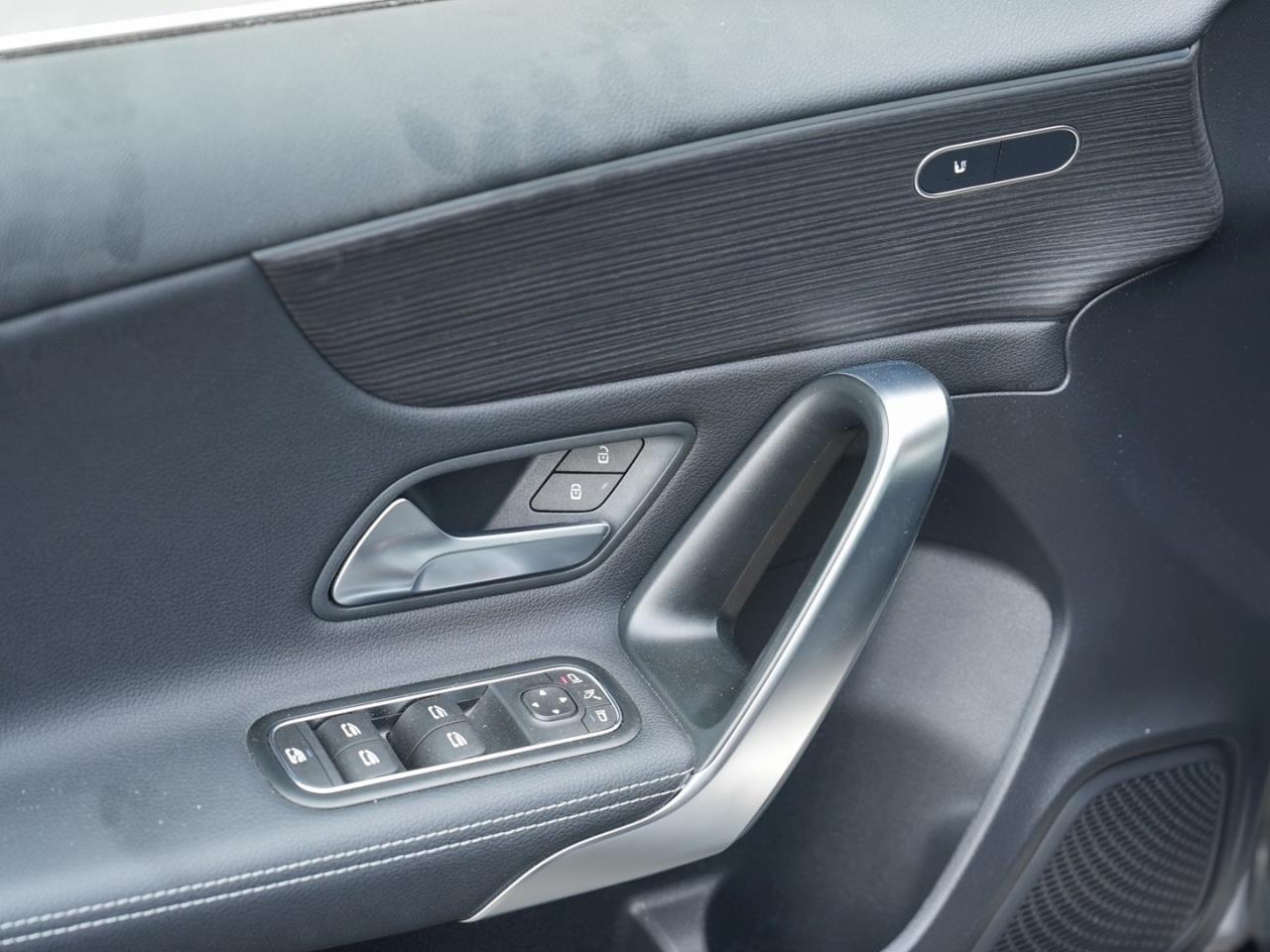 Mercedes-Benz A 180 Progressive Distronic SpurH Kamera AHK