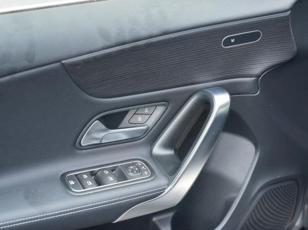 Mercedes-Benz A 180 Progressive Distronic SpurH Kamera AHK