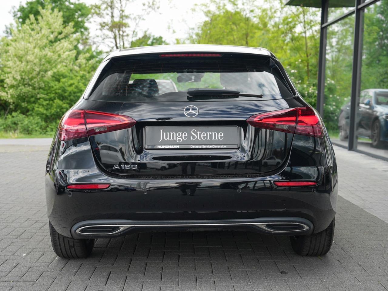 Mercedes-Benz A 180 Progressive Distronic SpurH Kamera AHK