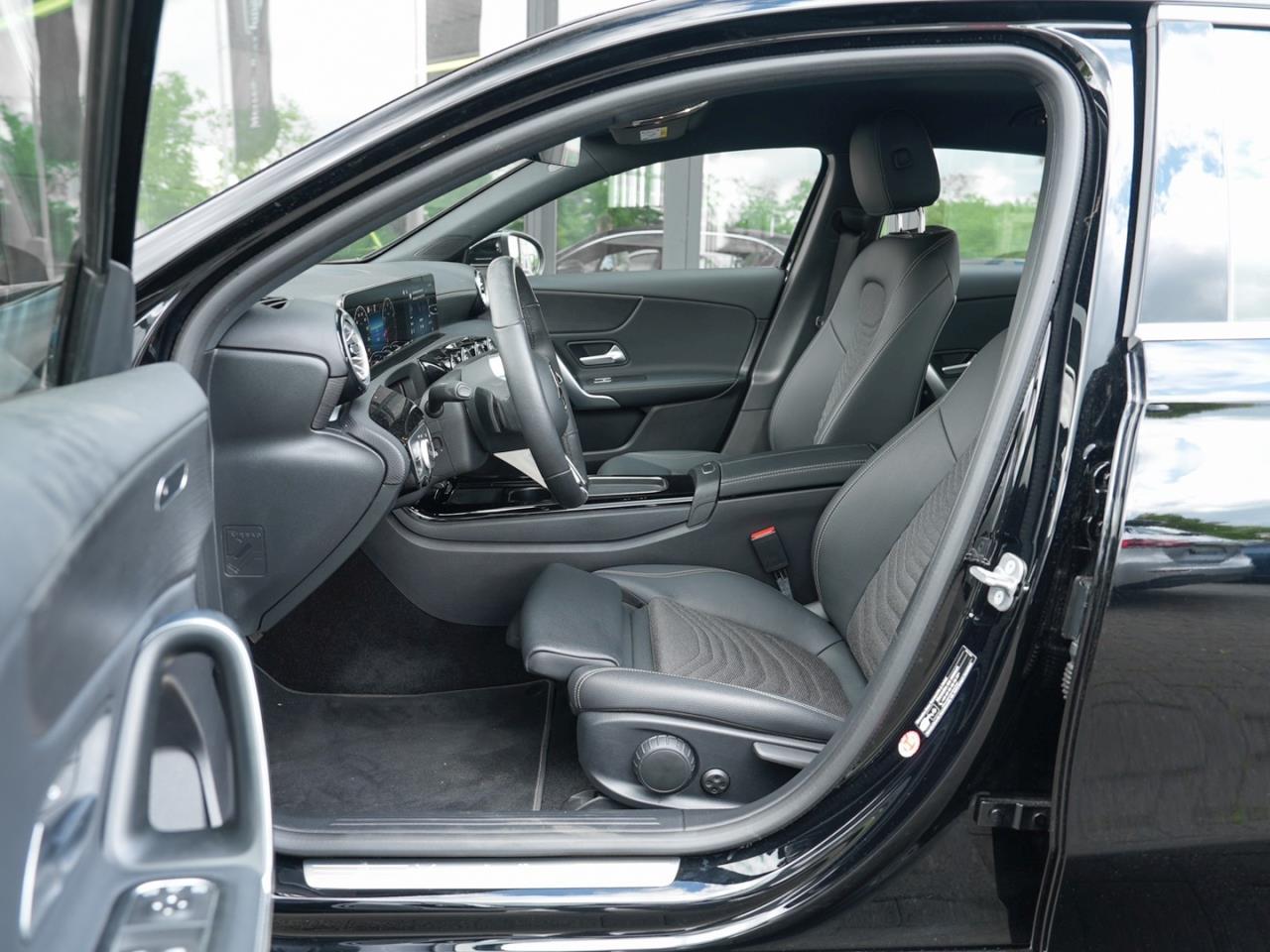 Mercedes-Benz A 180 Progressive Distronic SpurH Kamera AHK