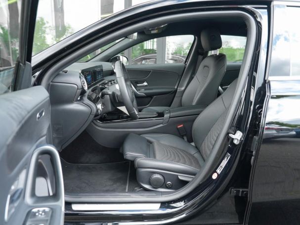 Mercedes-Benz A 180 Progressive Distronic SpurH Kamera AHK