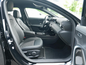 Mercedes-Benz A 180 Progressive Distronic SpurH Kamera AHK
