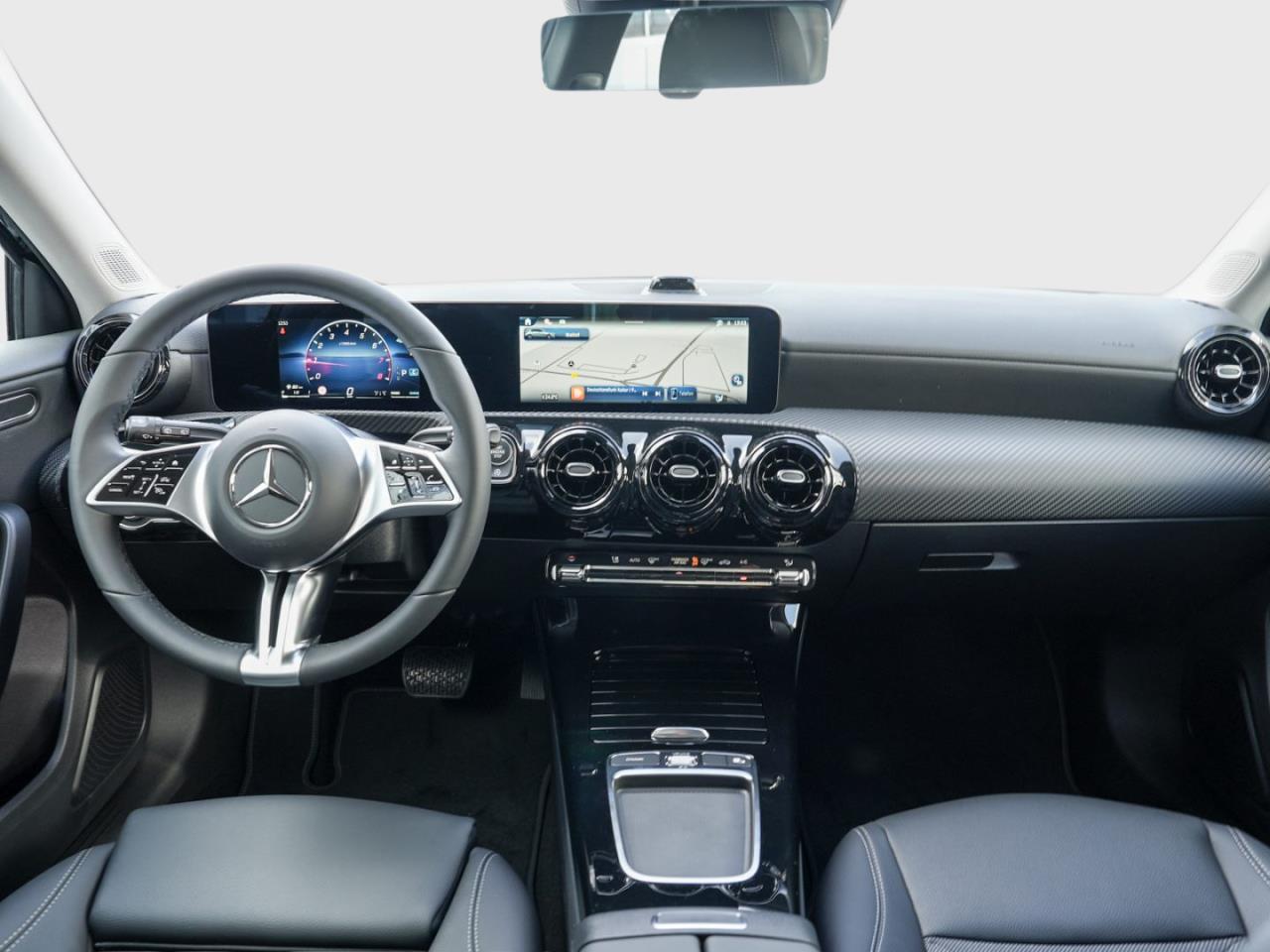 Mercedes-Benz A 180 MBUXNavi-Prem. Kamera Totwinkel Spiegel-P