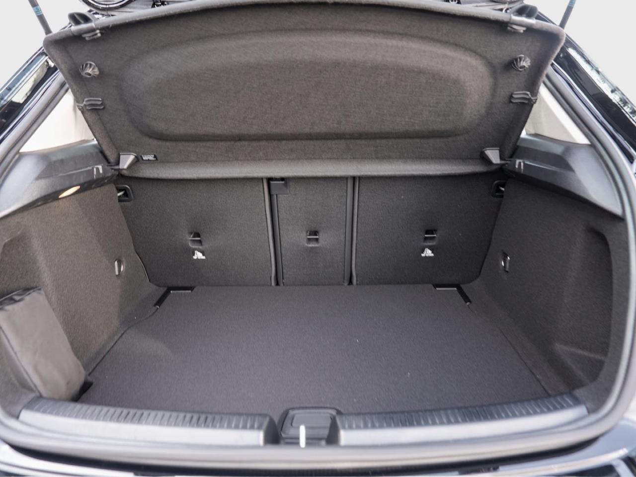 Mercedes-Benz A 180 MBUXNavi-Prem. Kamera Totwinkel Spiegel-P
