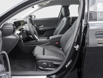 Mercedes-Benz A 180 MBUXNavi-Prem. Kamera Totwinkel Spiegel-P