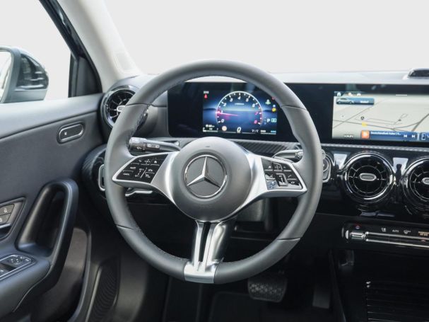 Mercedes-Benz A 180 MBUXNavi-Prem. Kamera Totwinkel Spiegel-P