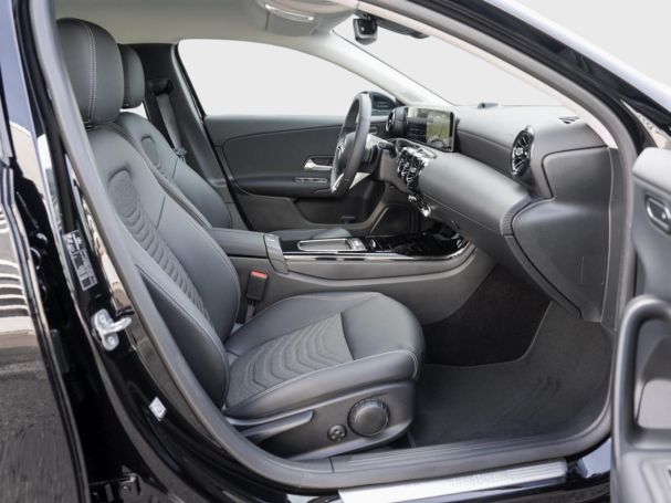Mercedes-Benz A 180 MBUXNavi-Prem. Kamera Totwinkel Spiegel-P
