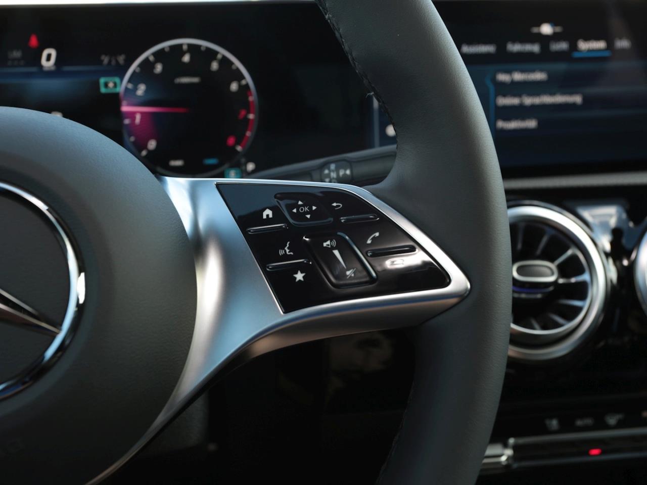 Mercedes-Benz A 180 Progressive Night Panorama Distronic 360°