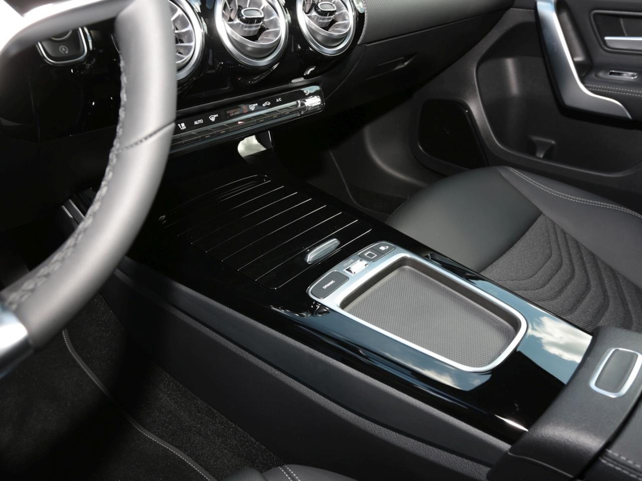 Mercedes-Benz A 180 Progressive Night Panorama Distronic 360°