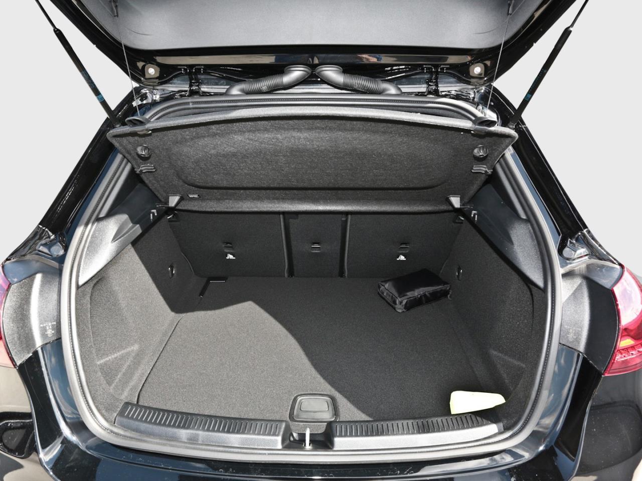Mercedes-Benz A 180 Progressive Night Panorama Distronic 360°
