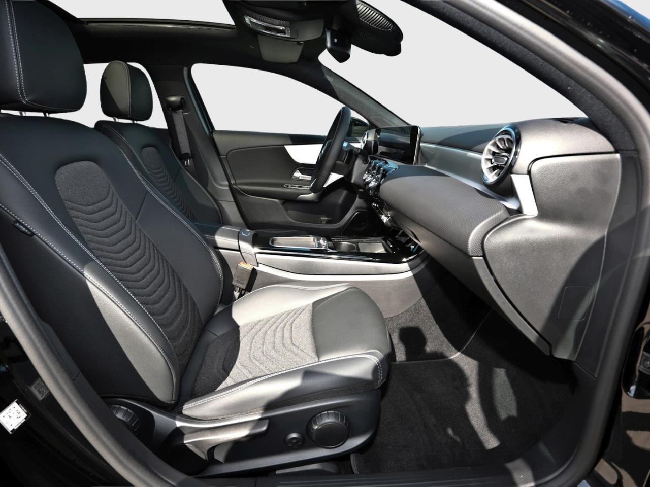 Mercedes-Benz A 180 Progressive Night Panorama Distronic 360°