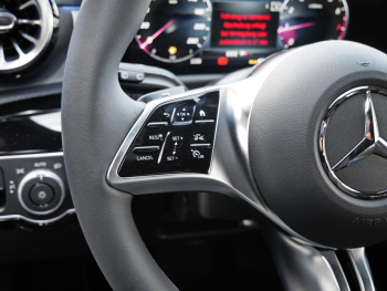 Mercedes-Benz A 180 Progressive MBUXNavi Distronic 360° AHK