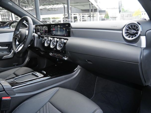 Mercedes-Benz A 180 Progressive MBUXNavi Distronic 360° AHK