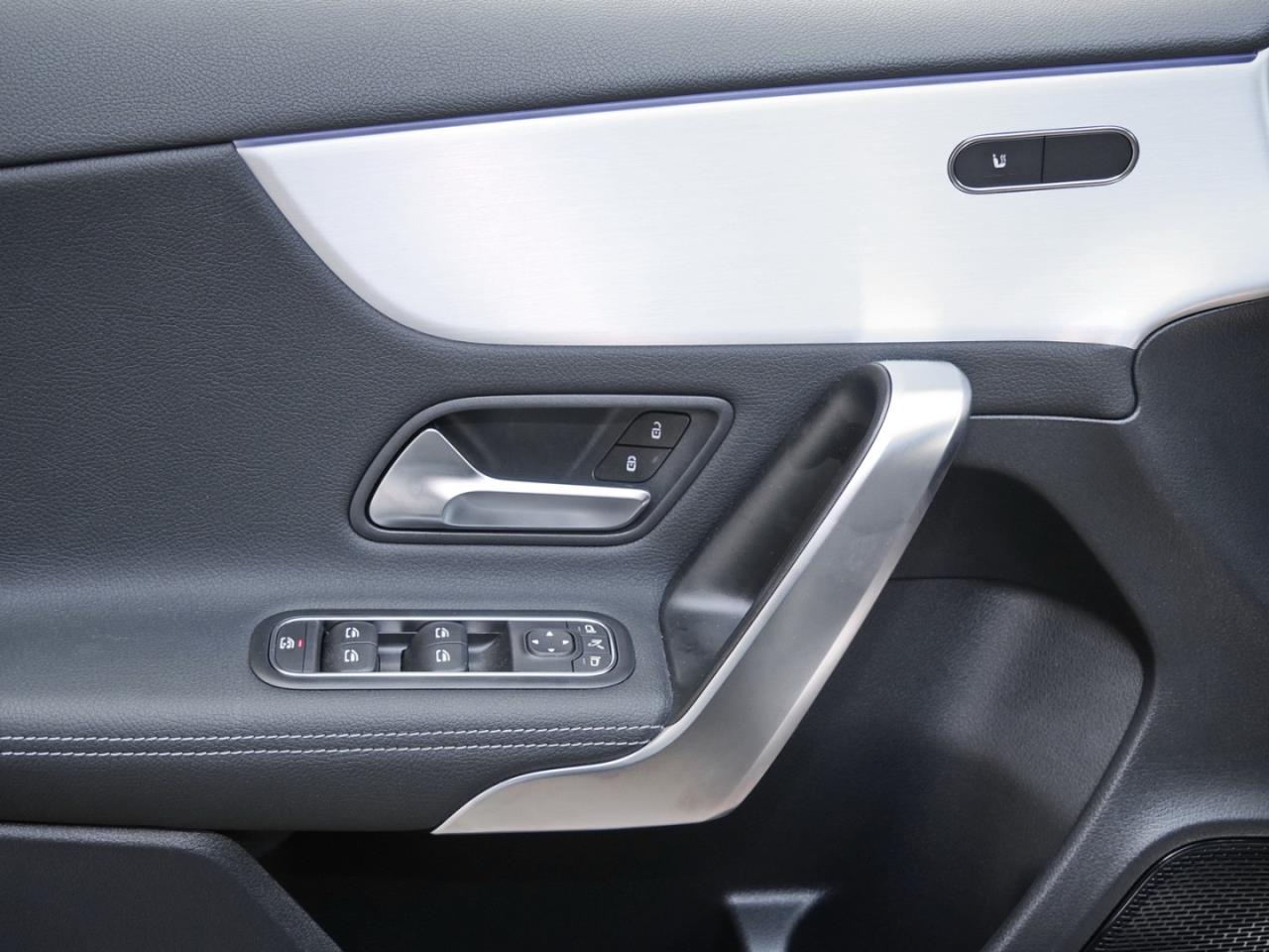 Mercedes-Benz A 180 Progressive MBUXNavi Distronic 360° AHK