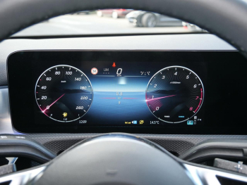 Mercedes-Benz A 180 Progressive MBUXNavi Distronic 360° AHK
