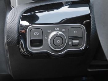 Mercedes-Benz A 180 Progressive MBUXNavi Distronic 360° AHK
