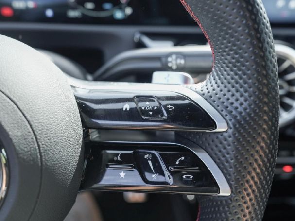 Mercedes-Benz A 180 AMG Distronic Navi Kamera SpurH ParkA SHZ