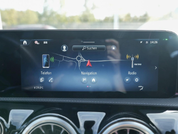 Mercedes-Benz A 180 AMG Distronic Navi Kamera SpurH ParkA SHZ