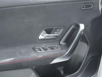 Mercedes-Benz A 180 AMG Distronic Navi Kamera SpurH ParkA SHZ