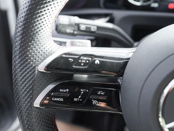Mercedes-Benz A 180 AMG Distronic Navi Kamera SpurH ParkA SHZ