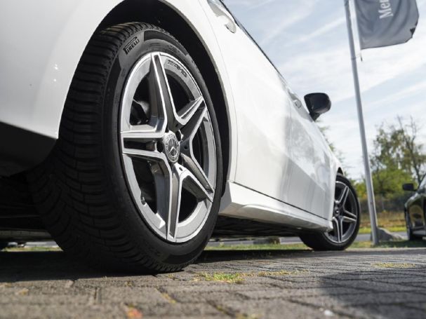 Mercedes-Benz A 180 AMG Distronic Navi Kamera SpurH ParkA SHZ