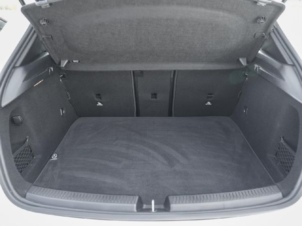 Mercedes-Benz A 180 AMG Distronic Navi Kamera SpurH ParkA SHZ