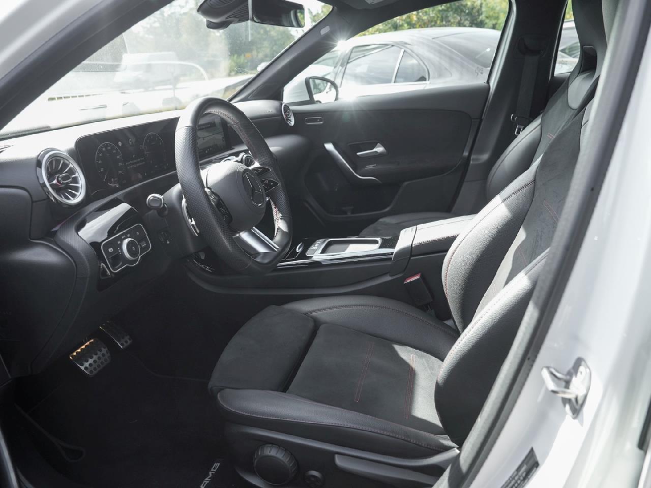 Mercedes-Benz A 180 AMG Distronic Navi Kamera SpurH ParkA SHZ