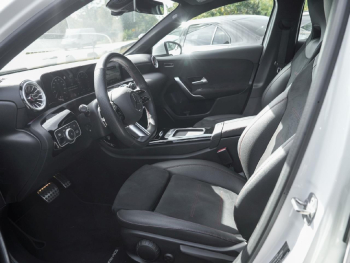 Mercedes-Benz A 180 AMG Distronic Navi Kamera SpurH ParkA SHZ