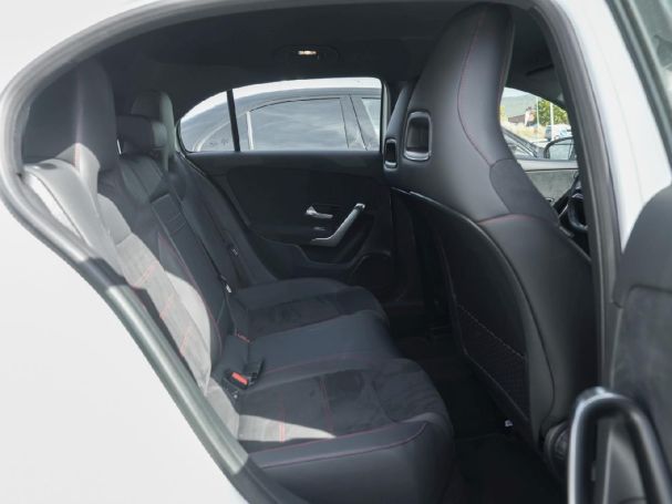 Mercedes-Benz A 180 AMG Distronic Navi Kamera SpurH ParkA SHZ