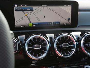Mercedes-Benz A 200 d AMG Night MBUXNavi Panorama 360° AHK