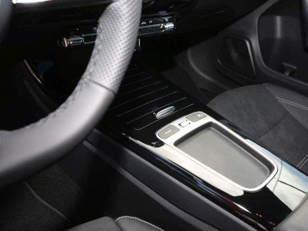 Mercedes-Benz A 200 d AMG Night MBUXNavi Panorama 360° AHK