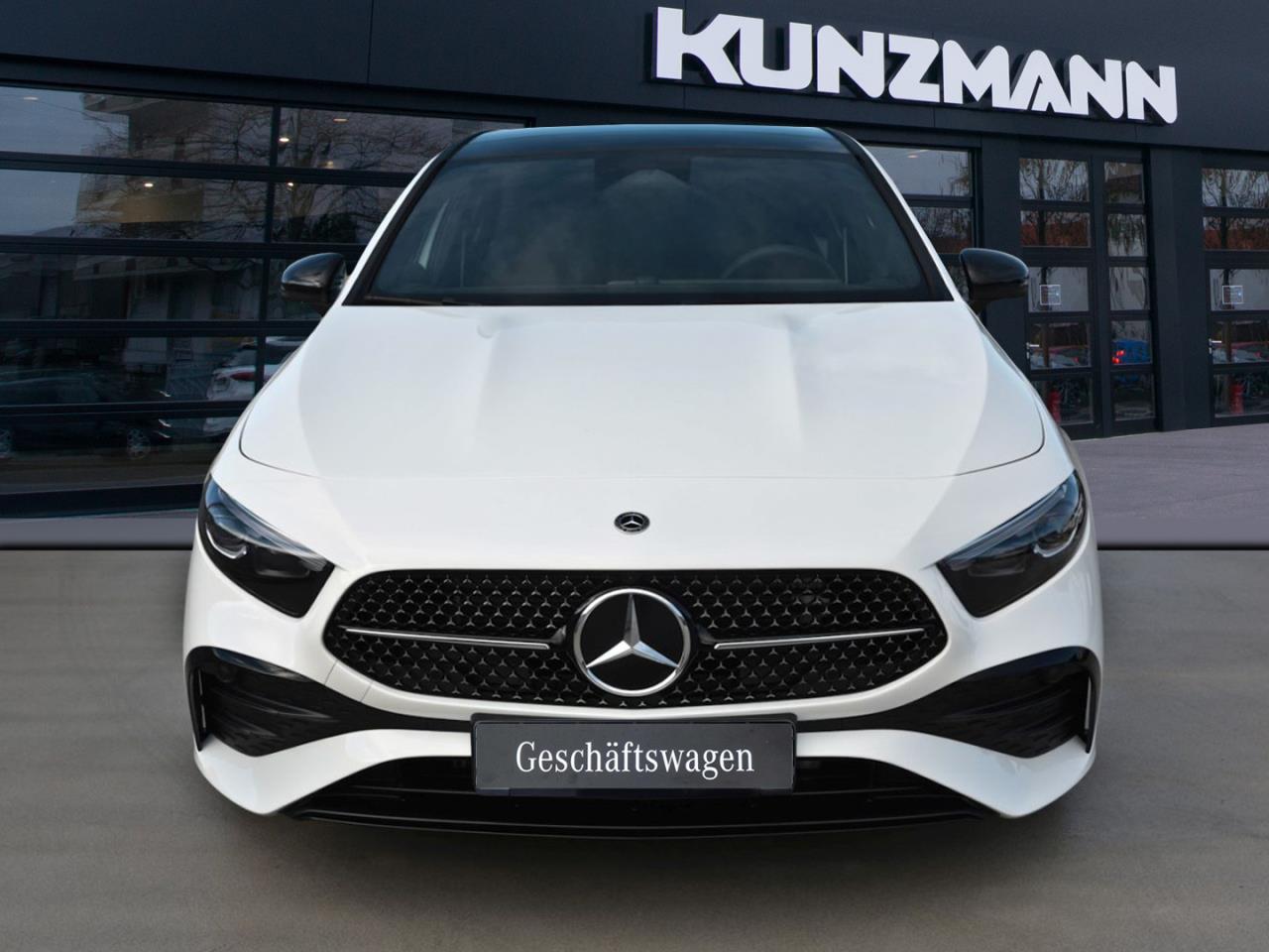 Mercedes-Benz A 200 d AMG Night MBUXNavi Panorama 360° AHK