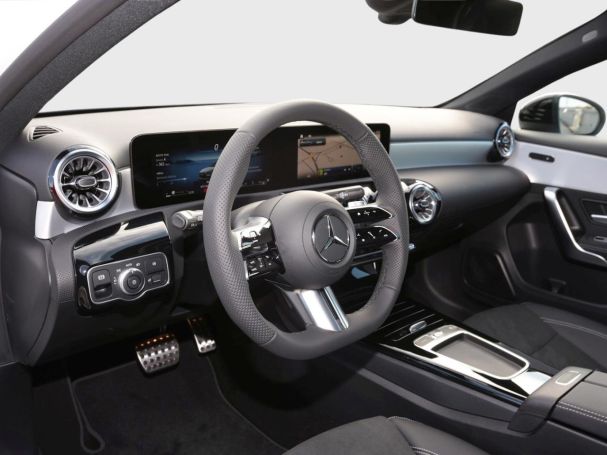 Mercedes-Benz A 200 d AMG Night MBUXNavi Panorama 360° AHK