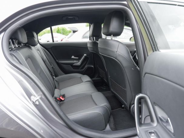 Mercedes-Benz A 200 Kompaktlimousine Progressive Spurhalte LED