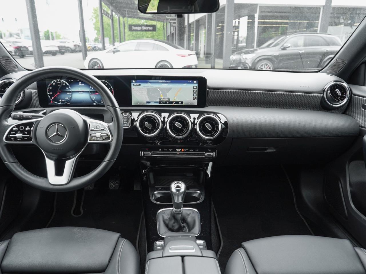 Mercedes-Benz A 200 Kompaktlimousine Progressive Spurhalte LED