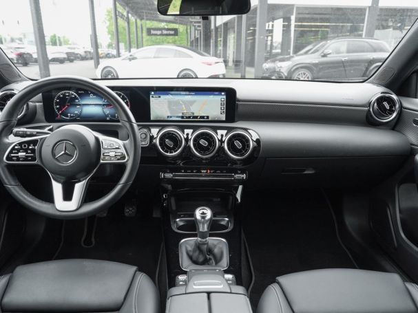 Mercedes-Benz A 200 Kompaktlimousine Progressive Spurhalte LED