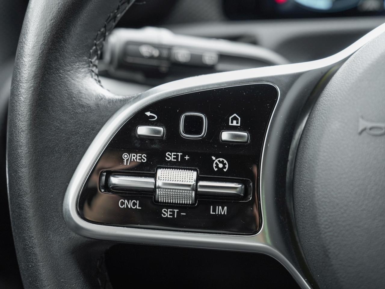 Mercedes-Benz A 200 Kompaktlimousine Progressive Spurhalte LED