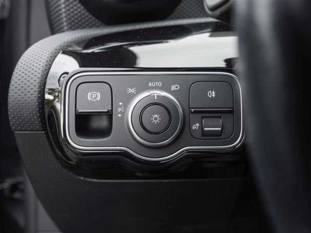 Mercedes-Benz A 200 Kompaktlimousine Progressive Spurhalte LED