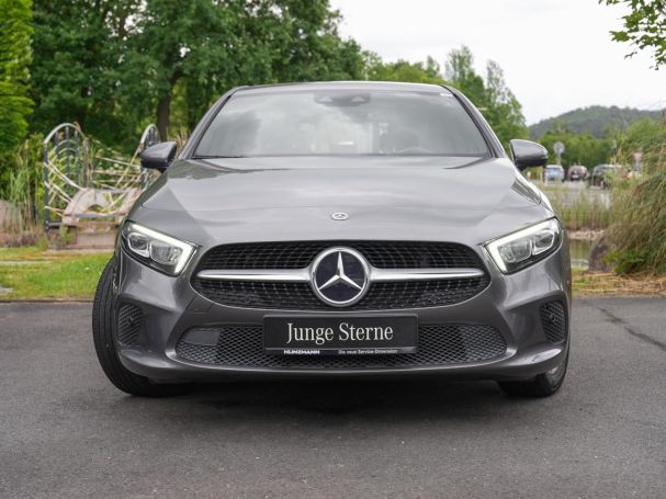 Mercedes-Benz A 200 Kompaktlimousine Progressive Spurhalte LED