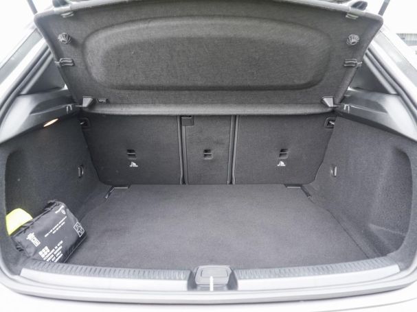 Mercedes-Benz A 200 Kompaktlimousine Progressive Spurhalte LED
