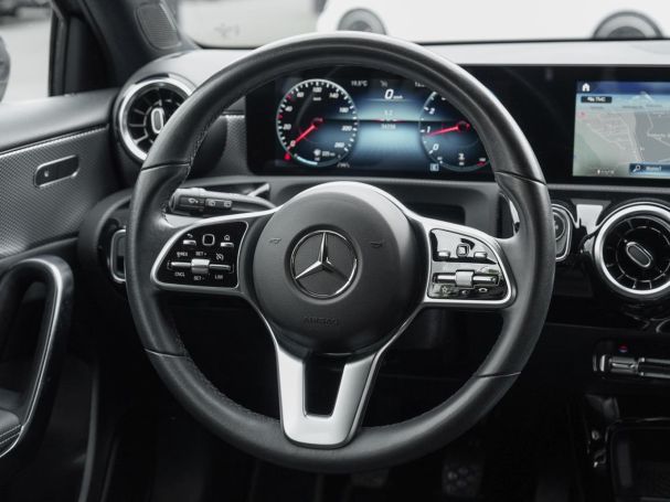 Mercedes-Benz A 200 Kompaktlimousine Progressive Spurhalte LED